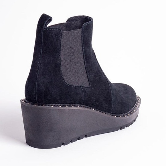 New Cecelia New York Gemma Slip On Low Wedge Boot All Black Suede Sz 7.5 - Picture 3 of 14